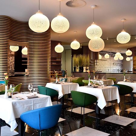 Hotel Vatel 4* Superior Martigny ภายนอก รูปภาพ