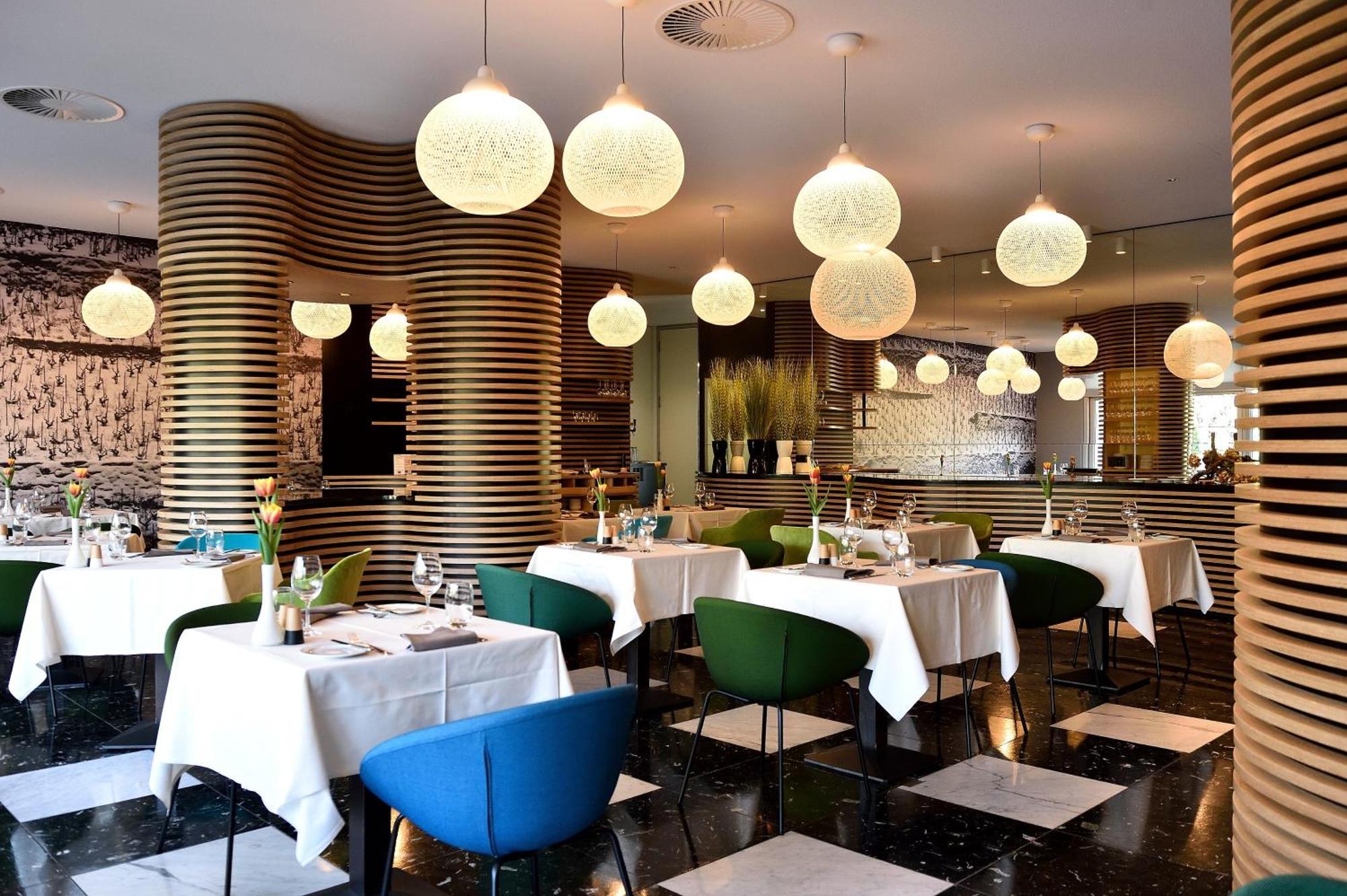 Hotel Vatel 4* Superior Martigny ภายนอก รูปภาพ